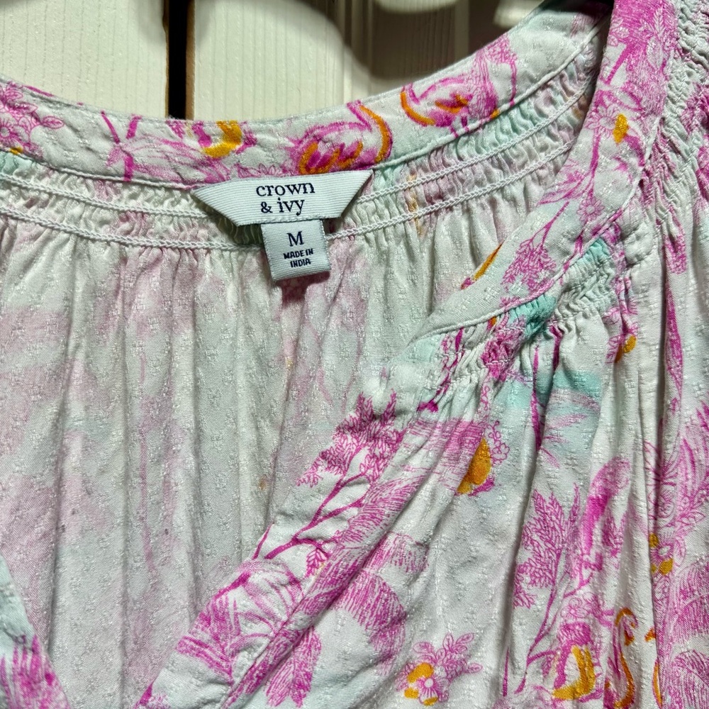 Crown and Ivy medium Flamingo Print Women's lightweight 3/4 sleeves blouse - Picture 3 of 5